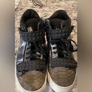 Labellamafia High Top Sneaker